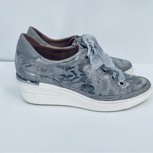 Softwaves silver camo wedge sneakers